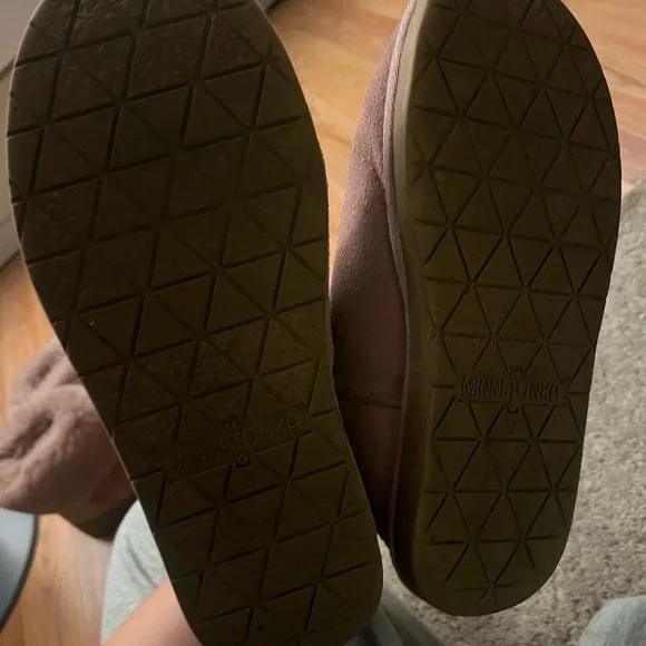 Pink ugg like boots - Picture 4 of 4